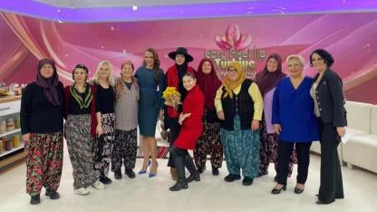 Bir köy kahvesinden yükselen kadın sesi