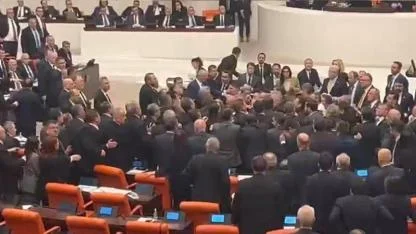 Bütçe tartışmaları kavgaya dönüştü