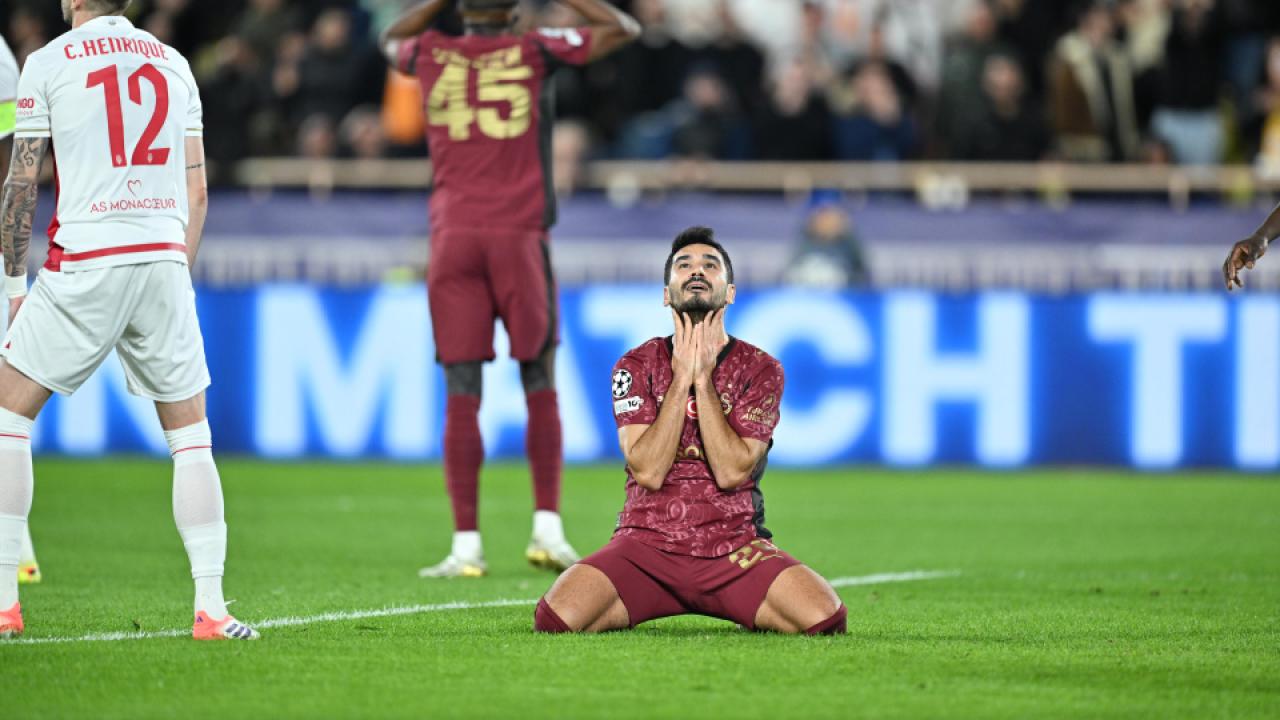 Galatasaray Monaco deplasmanında büyük yara aldı