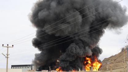 Kırıkkale'nin Yahşihan'daki kimya fabrikasında büyük yangın