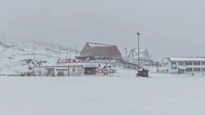 Sivas'ta kış sert yüzünü gösterdi! Yüzlerce köy yolu kapandı