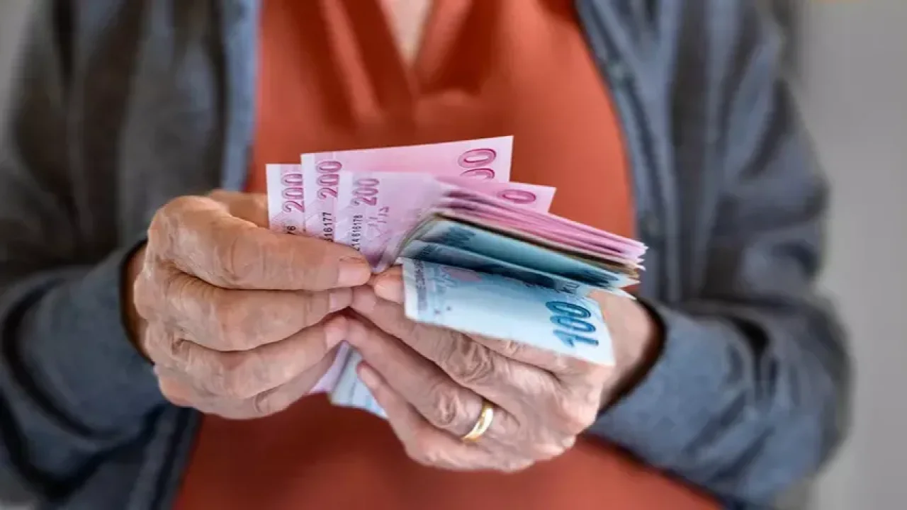 En düşük emekli maaşına yeni artış mı geliyor?