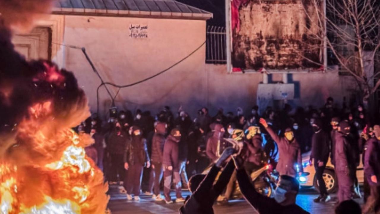 İran'da 600'ün üzerinde ölü! Cenazeler morglara sığmıyor, aileler yakınlarını arıyor