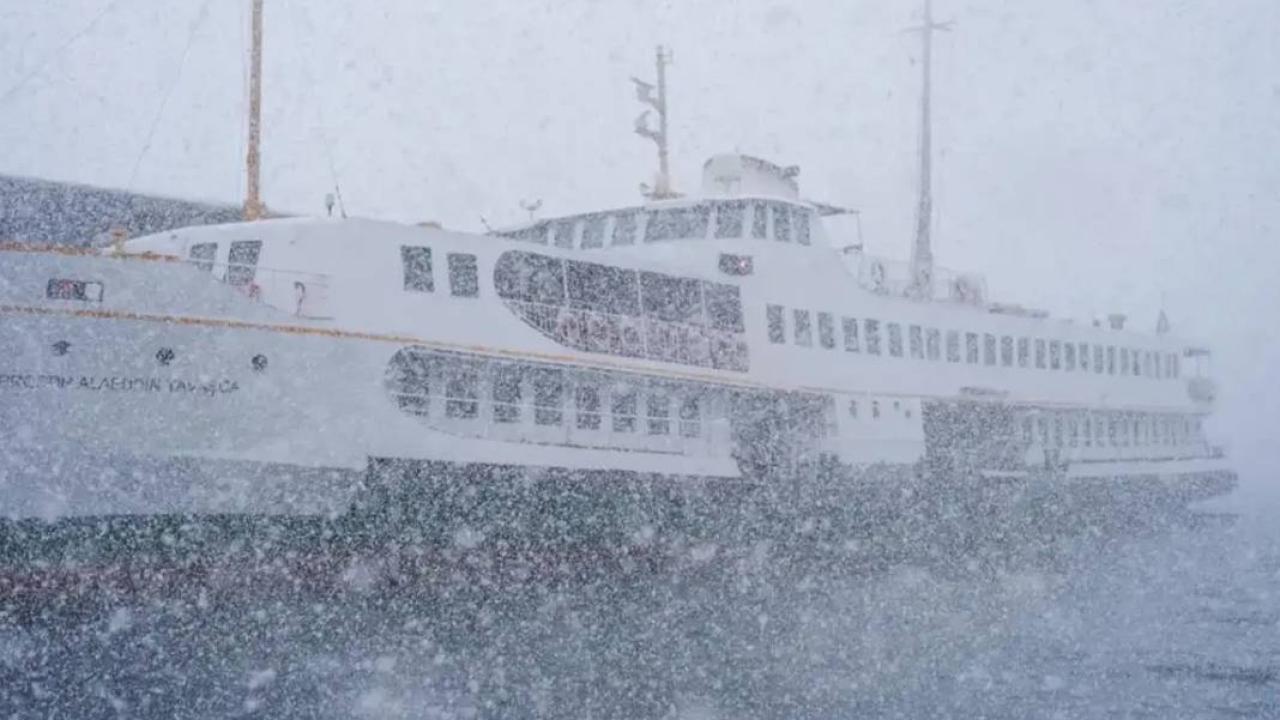 İstanbul'da deniz ulaşımına kar darbesi! Şehir Hatları'ndan kritik duyuru