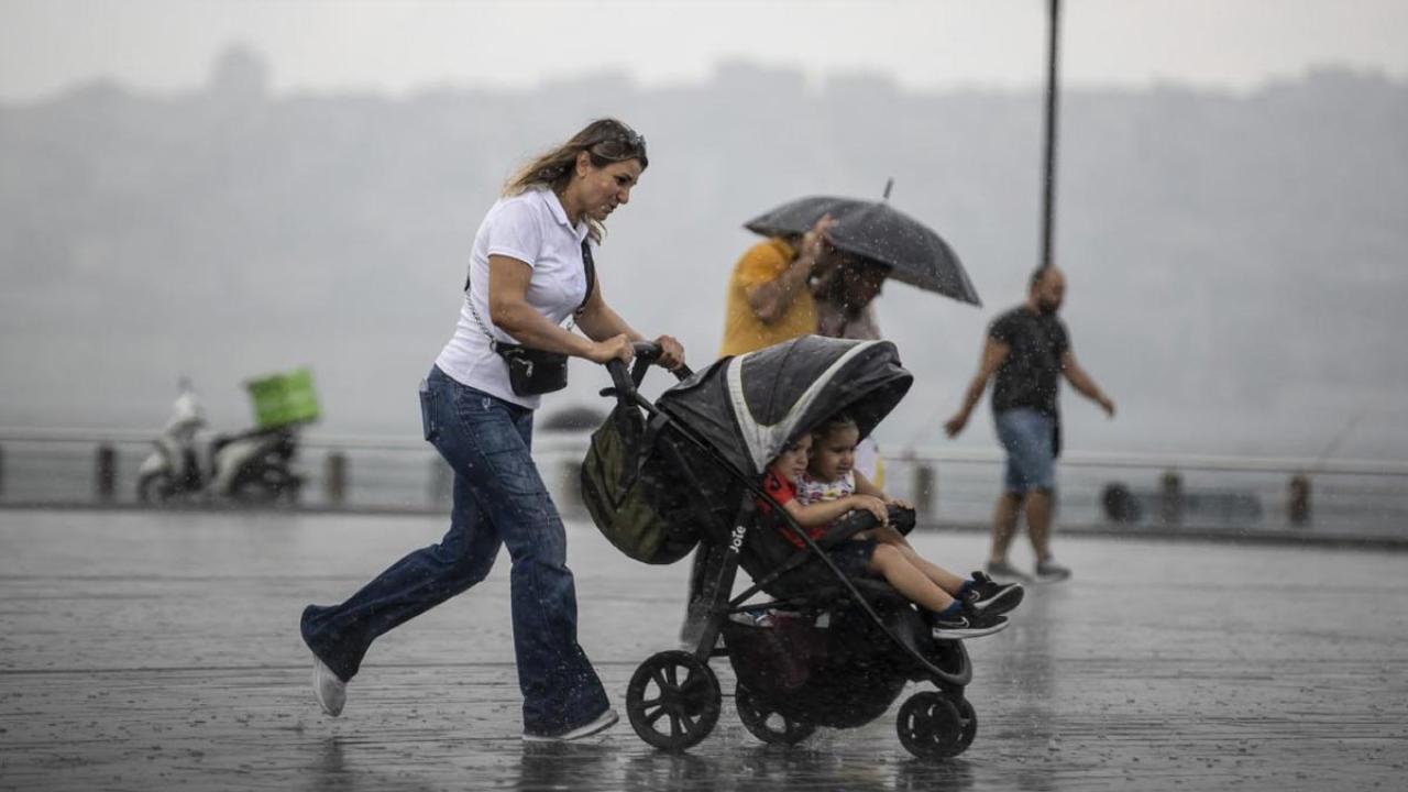 İstanbullular şemsiyelerinizi hazırlayın! AKOM'dan kritik yağış uyarısı geldi