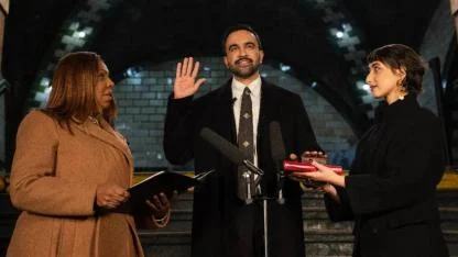 Tarihte ilk... New York'un yeni başkanı Zohran Mamdani Kur’an-ı Kerim üzerine yemin etti