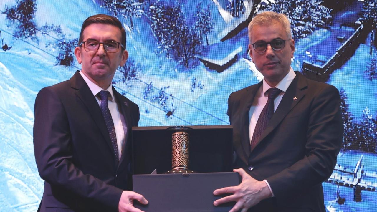 Bakan Memişoğlu'ndan Kosova mesajı! 100 hastaya ücretsiz tedavi detayını paylaştı