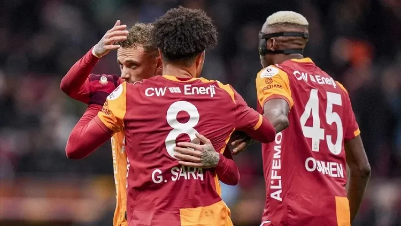 Galatasaray Kayserispor'u 4-0 ile yıkarak liderliğini perçinledi