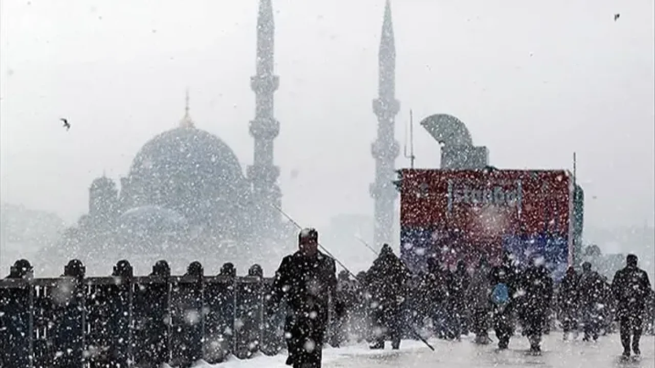 İstanbul'a Sibirya soğukları geliyor! Meteoroloji, AKOM ve Valilik'ten peş peşe uyarı