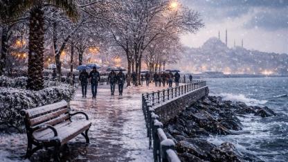 İstanbul’da kar başladı: Meteoroloji saat verdi, 38 ilde kuvvetli sağanak ve fırtına alarmı