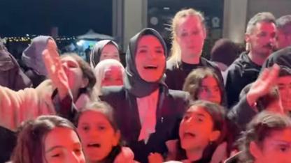 İşte günün gülümseten haberi! Bakan Mahinur Göktaş çocuklarla ilahi söyledi