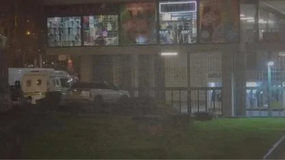 Eminönü'nde banka soygunu! Binlerce lirayla kaçan şüpheli aranıyor