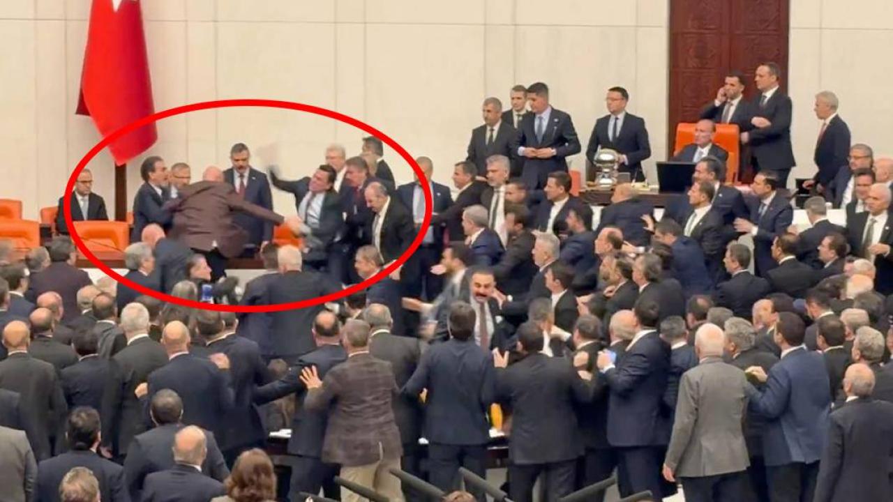 Akın Gürlek'in yemin töreni sırasında kavga çıktı! Mahmut Tanal'ın burnu kırıldı