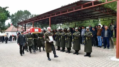 Kıbrıs gazisi Manisa'da son yolculuğuna uğurlandı