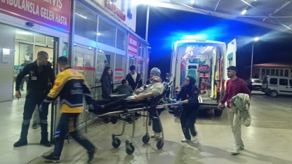 Adana'da bıçaklı kavgada iki kişi yaralandı