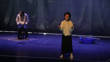 Adana'da "Yakish ve Poupche" adlı tiyatro oyunu sahnelendi