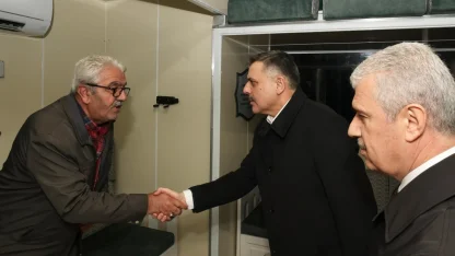 Bakan Çiftçi, şehit Uzman Çavuş Akarsel'in ailesini ziyaret etti