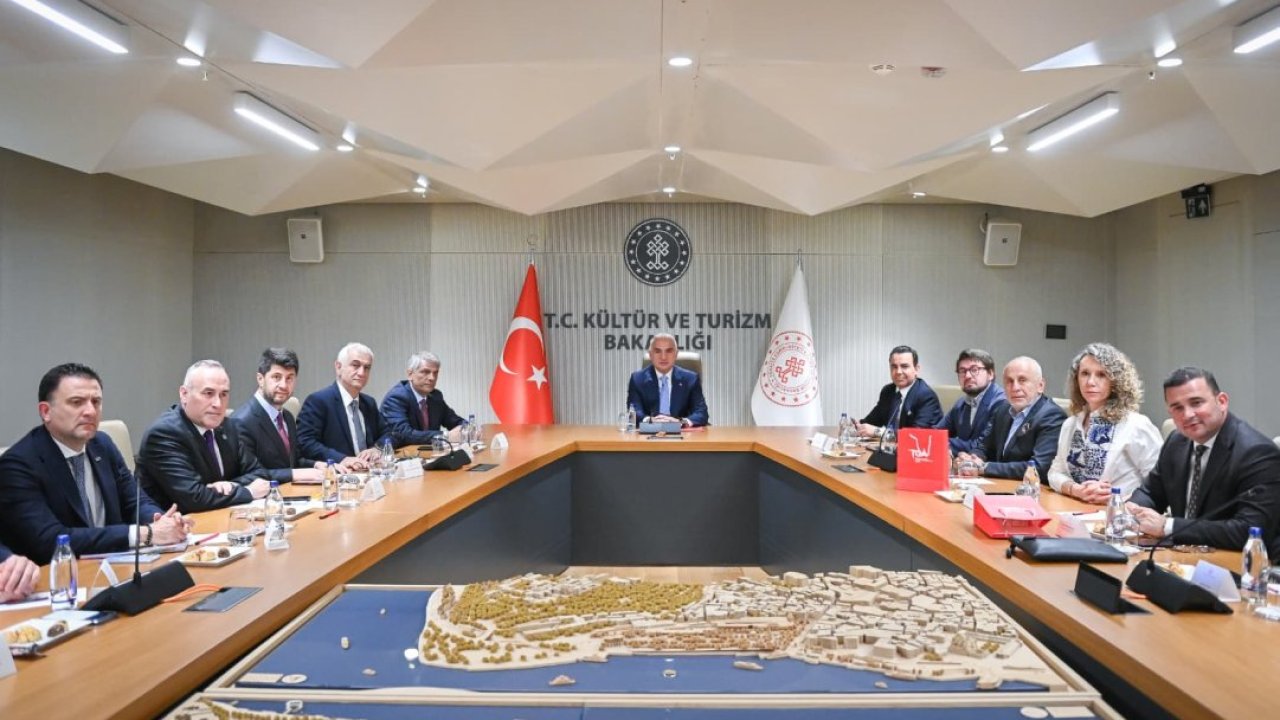 Bakan Ersoy'dan TGA'nın turizm toplantılarına ilişkin açıklama: