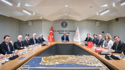 Bakan Ersoy'dan TGA'nın turizm toplantılarına ilişkin açıklama: