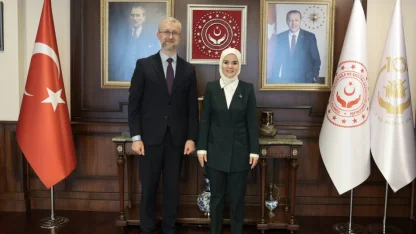 Bakan Göktaş, Ukrayna'nın Ankara Büyükelçisi Celal ile görüştü