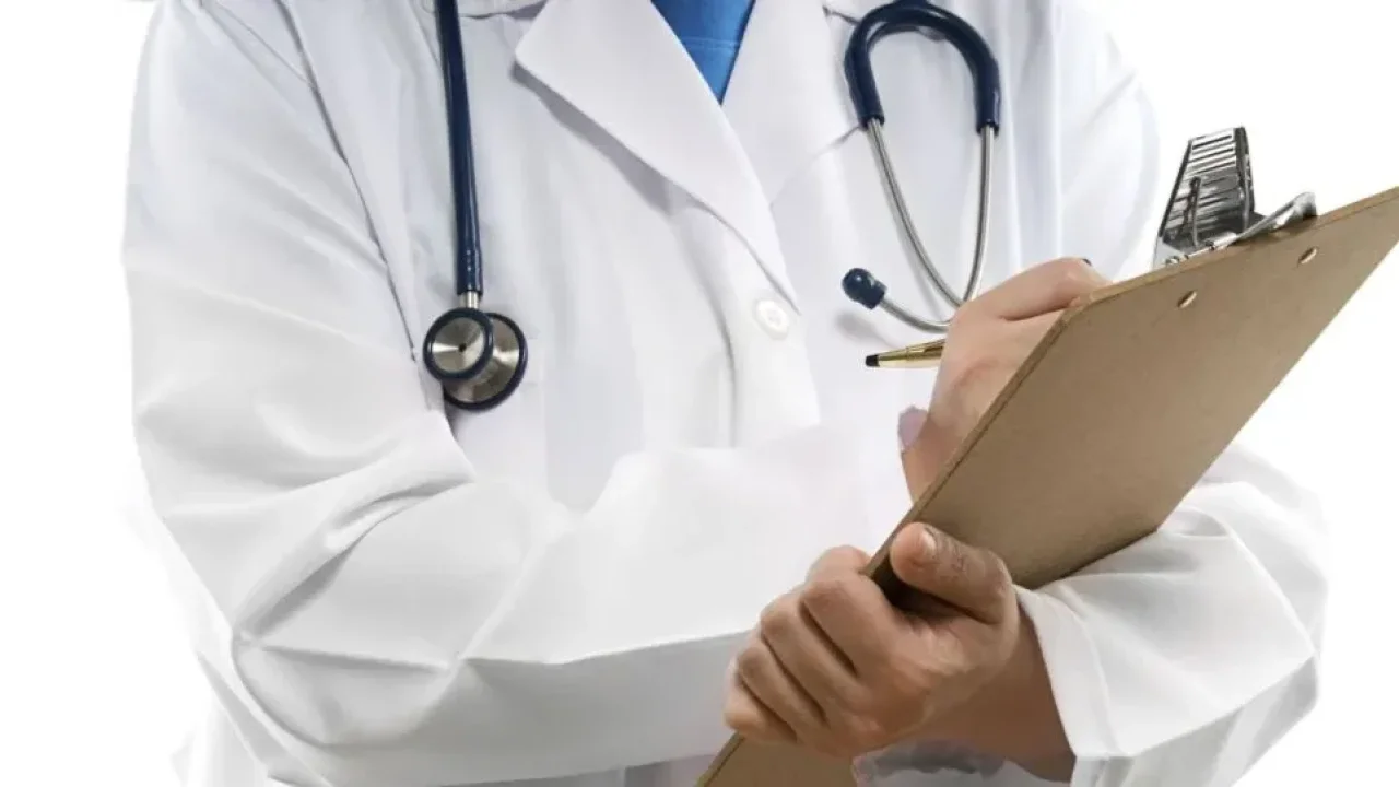 Beyaz önlük susmaz: 14 Mart bir meslek bayramı değil, vicdanın direniş günüdür