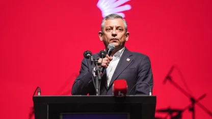 CHP Genel Başkan Özel, "Benim Adım Özgürlük 'Sanatın, Sözün ve Özgürlüğün Buluşması'" programına katıldı: