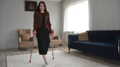 Kanserden bir bacağı kesilen üniversite öğrencisinin hayali protez bacakla tekrar yürümek