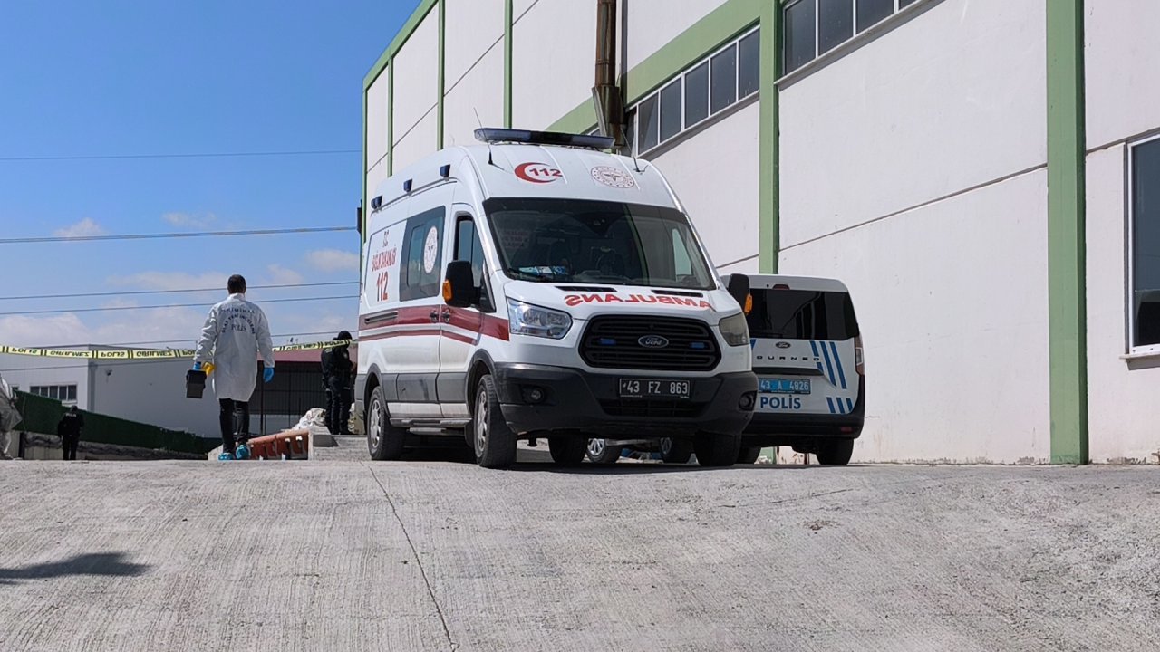 Kütahya'da geri dönüşüm tesisindeki havuza düşen işçi öldü