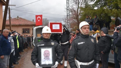 Mersin'de trafik kazasında şehit olan polis memuru Ünal, Kırıkkale'de son yolculuğuna uğurlandı