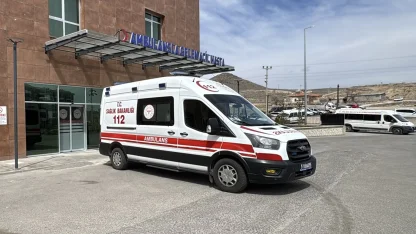 Niğde'de boşanma aşamasındaki eşini bıçaklayan şüpheli intihar girişiminde bulundu