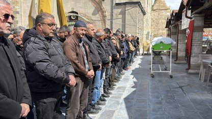 Niğde'de boşanma aşamasındaki kocası tarafından öldürülen kadının cenazesi defnedildi