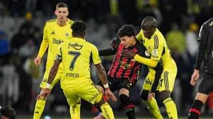 Fenerbahçe'ye Karagümrük şoku! Sarı lacivertliler ligdeki ilk mağlubiyetini aldı