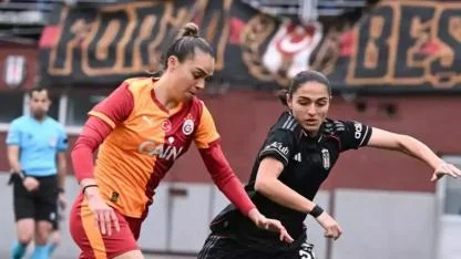 8 Gollü Çılgın Derbi! Beşiktaş 4-1'den Döndü, Galatasaray Şokta: 12 Dakikada 3 Gol!