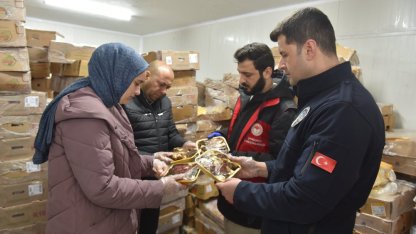 Şanlıurfa'da 50 ton bozuk tavuk eti ele geçirildi