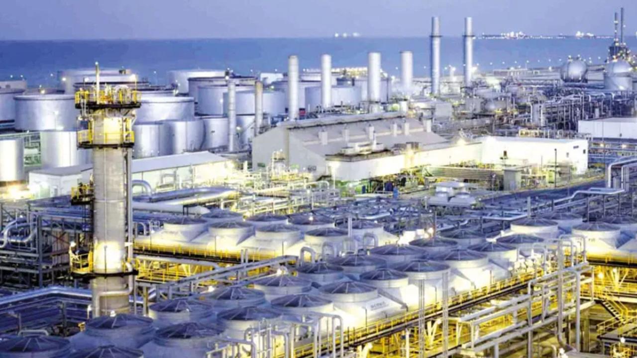 Saudi Aramco, Hürmüz'deki aksamalara karşı Yenbu rotasını devreye aldı