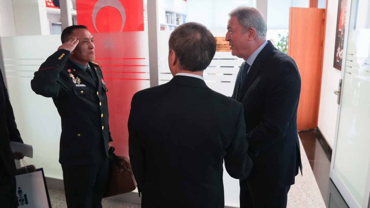 TBMM Milli Savunma Komisyonu Başkanı Akar, Moğolistan'ın Ankara Büyükelçisi Gombosuren ile görüştü
