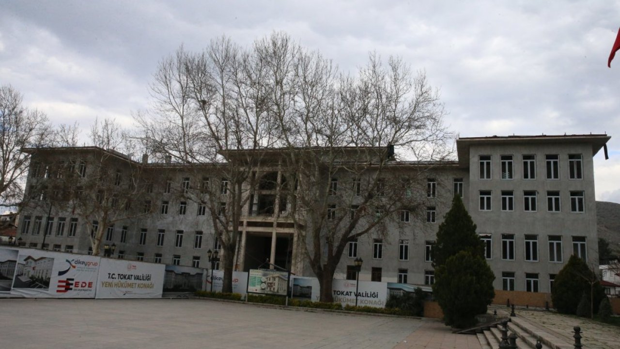 Tokat Valisi Köklü, yeni valilik binası inşaatını gezdi