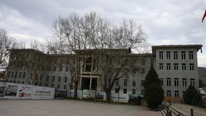 Tokat Valisi Köklü, yeni valilik binası inşaatını gezdi