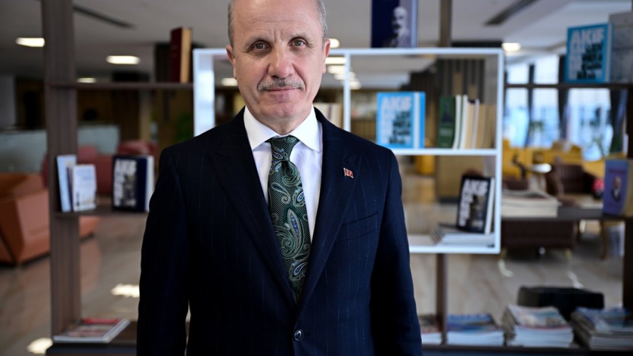 YÖK Başkanı Özvar, üniversitenin 3 yılda bitirilebilmesine ilişkin uygulamayı değerlendirdi: