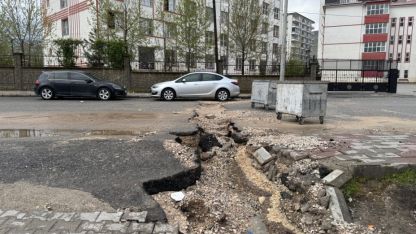 Siirt ve Kurtalan'da sağanak yağış hayatı olumsuz etkiledi