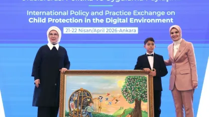 Emine Erdoğan: "teknoloji şirketlerinin hesap verebilir olmaları bir zorunluluk"