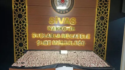 Sivas’ta düzenlenen uyuşturucu operasyonunda 4 zanlı tutuklandı.