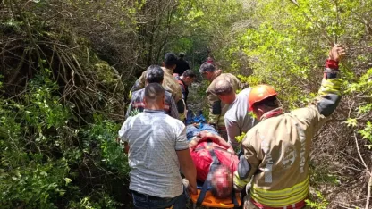 Hatay Arsuz'da bir kişi uçurumdan düştü
