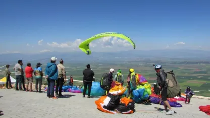 Yamaç Paraşütü Hedef Yarışması Gaziantep Nurdağı'nda başladı
