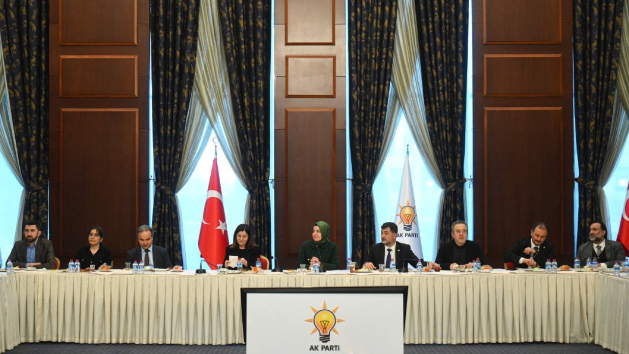 AK Parti Genel Başkan Yardımcısı Kaya, Roman vatandaşlarla bir araya geldi