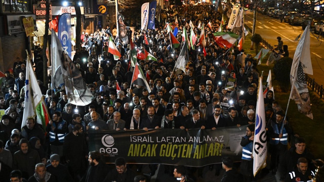 Anadolu Gençlik Derneğinden Fatih'te ABD ve İsrail karşıtı protesto