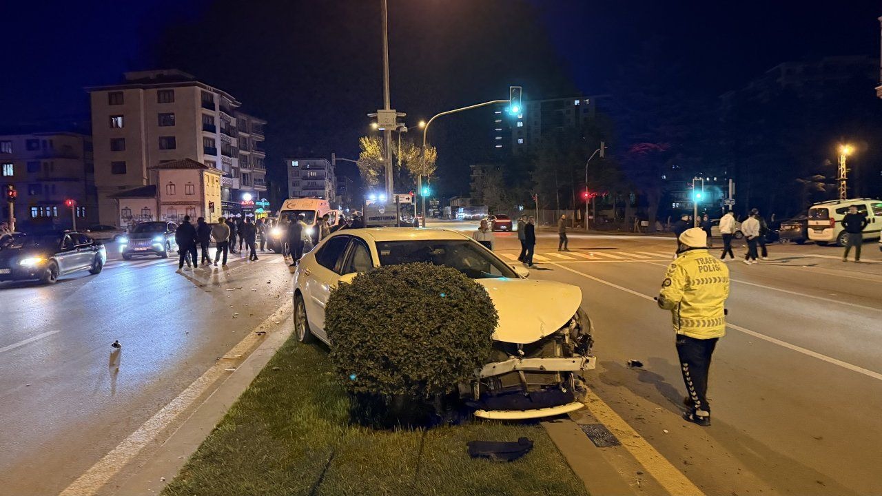 Ankara Çubuk'ta yaşanan farklı trafik kazaları: 4 yaralı