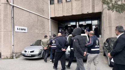 Ankara merkezli 8 ildeki "et fiyatları manipülasyonu" operasyonunda yakalanan şüpheliler adliyede