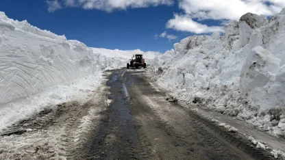 Ardahan-Ardanuç kara yolu yaklaşık 4 ay sonra ulaşıma açıldı