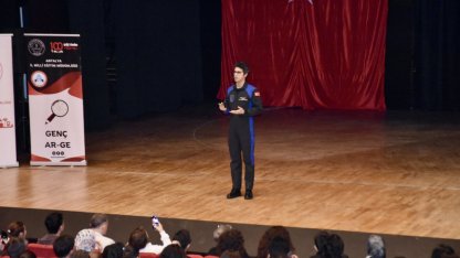 Astronot Tuva Cihangir Atasever, Antalya'da öğrencilerle buluştu